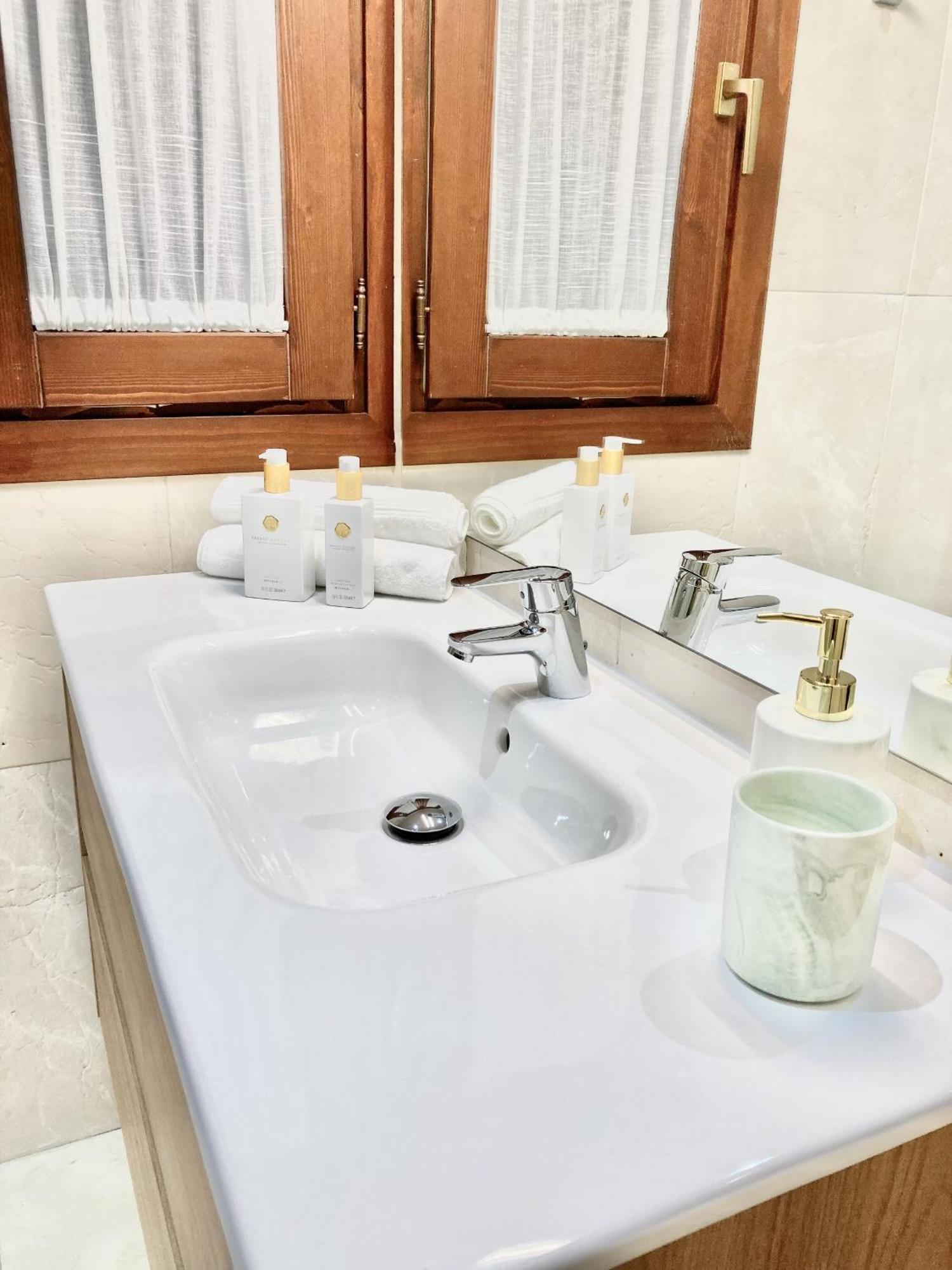 Apartamentos Nuria 19 Grenada Zewnętrze zdjęcie